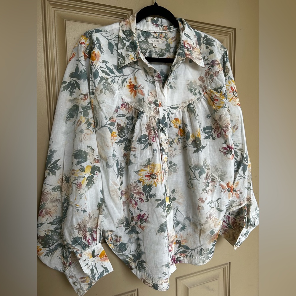 Pilcro Floral Button-Up Blouse in White with Green and Yellow size Small - Picture 3 of 7
